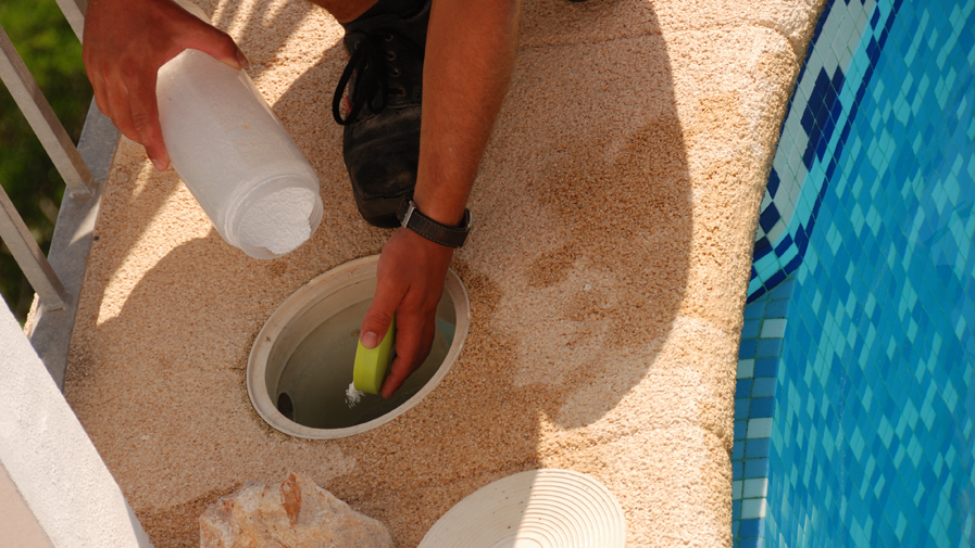 Comment bien nettoyer et entretenir sa piscine ?