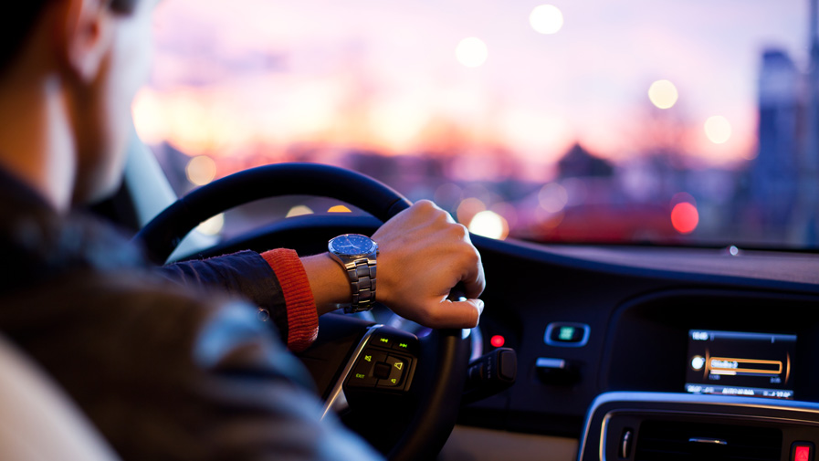 âge pour être devant en voiture
